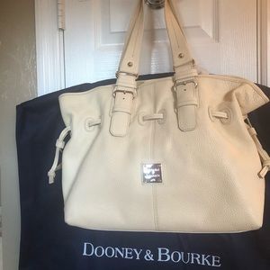 Dooney & Bourke shoulder bag in cream color
